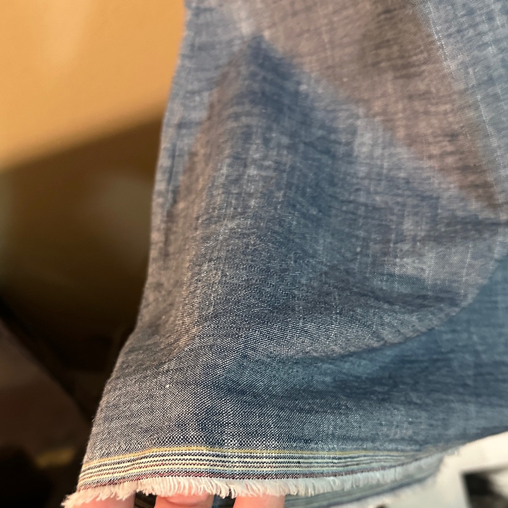 Sleeveless Blue Chambray Denim Top with Pocket - Picture 7 of 7